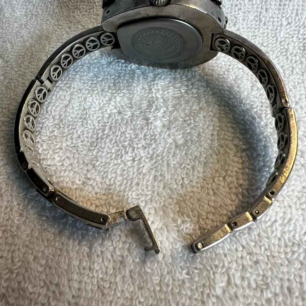 Lucky Brand Watch Mother of Pearl Face Horseshoe Brass Tone Floral, Runs Great, - Picture 3 of 6